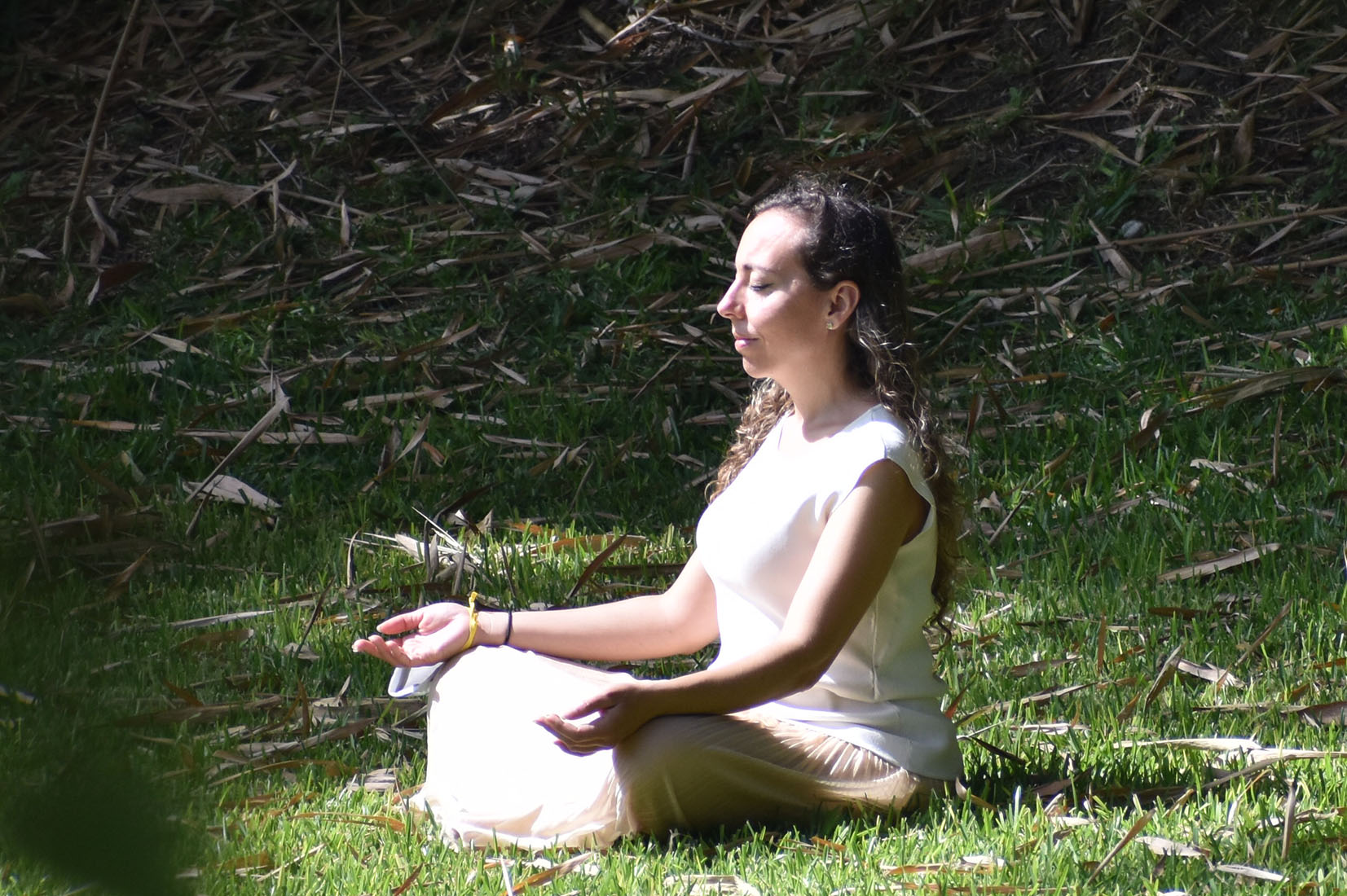 Chica Meditando