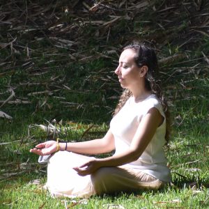 Chica Meditando